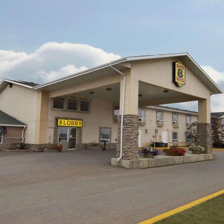 Super 8 By Wyndham Dawson Creek Hotell Eksteriør bilde
