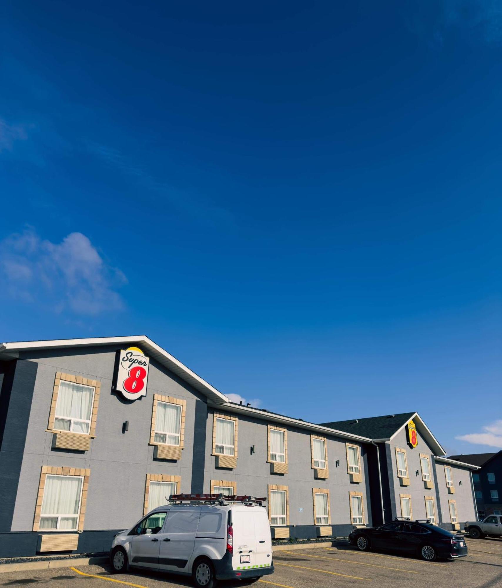 Super 8 By Wyndham Dawson Creek Hotell Eksteriør bilde